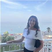 Estudiante con el C2 de inglés, también puedo ayudar con otros títulos oficiales.